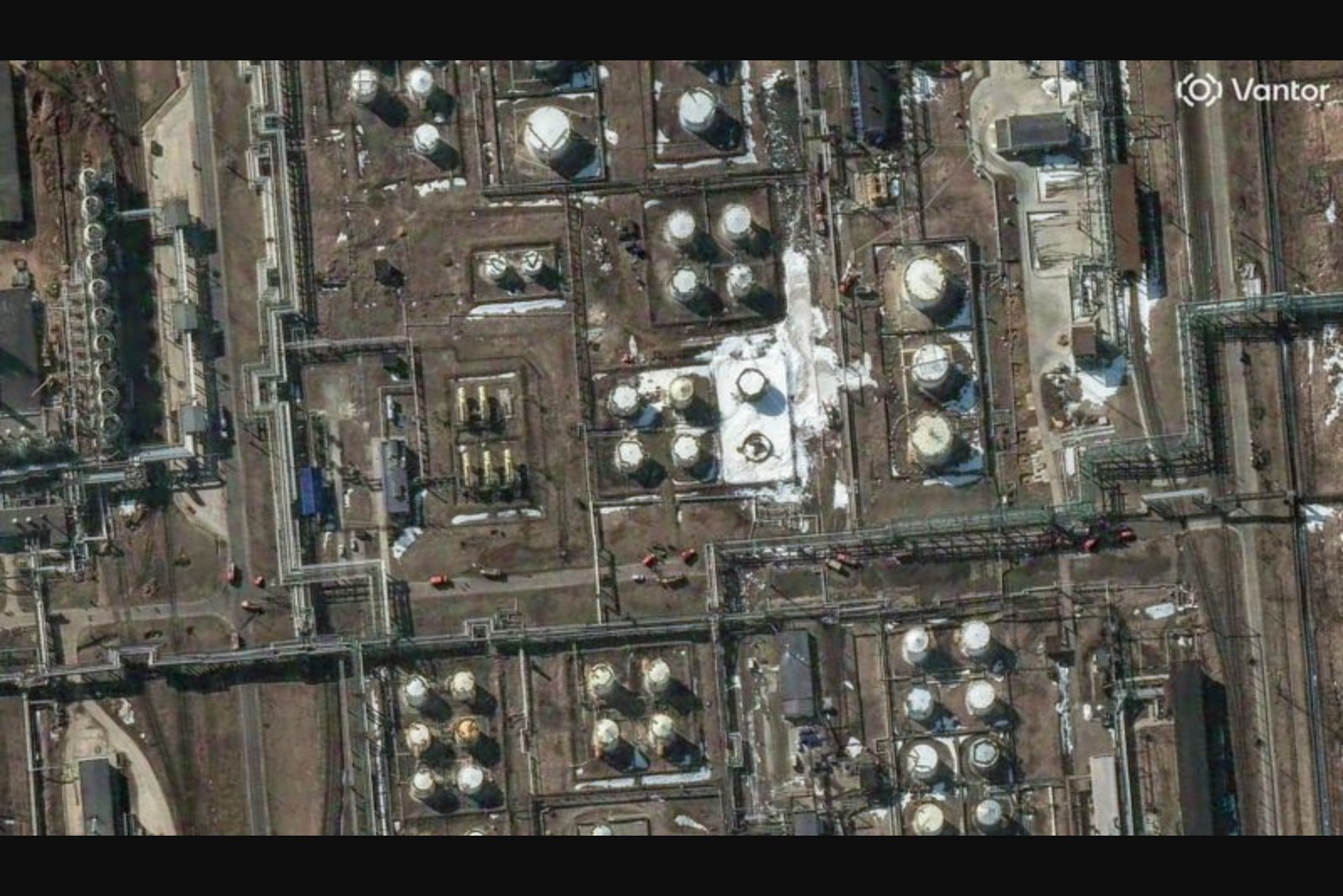 Russia Faces Unavoidable Oil Output Cuts as Drone Strikes Crimp Export Capacity