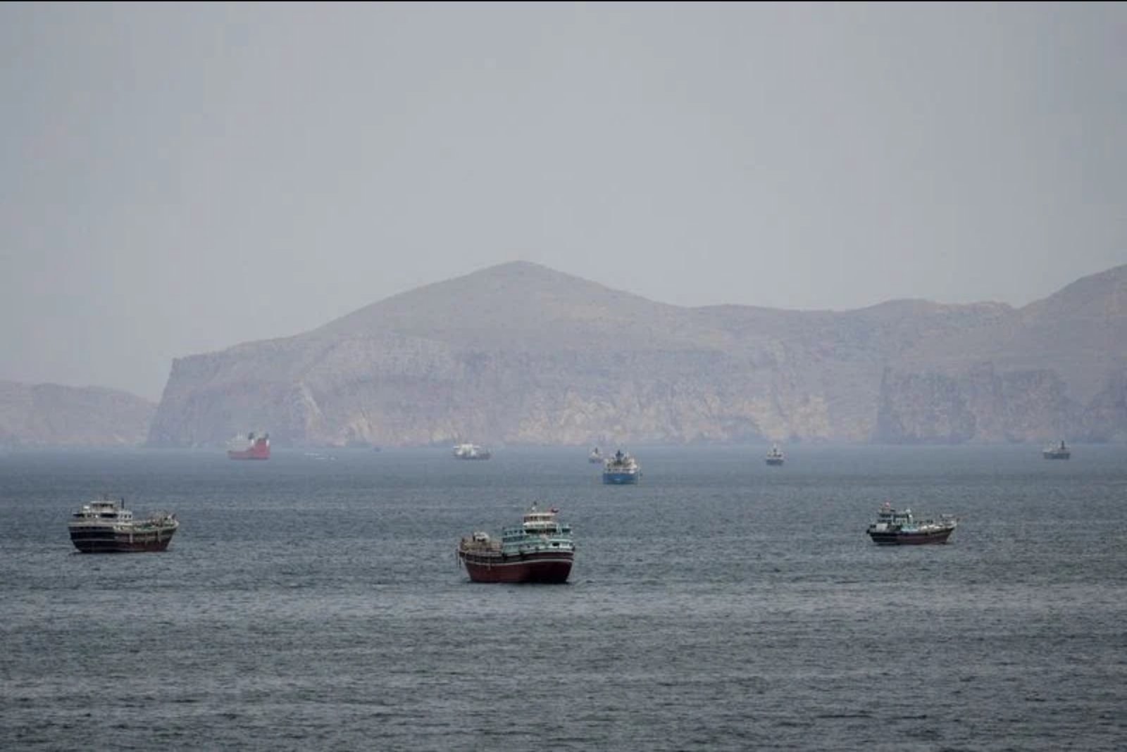 Oil Retreats After U.S. and Iran Sign Interim Accord to Reopen Strait of Hormuz