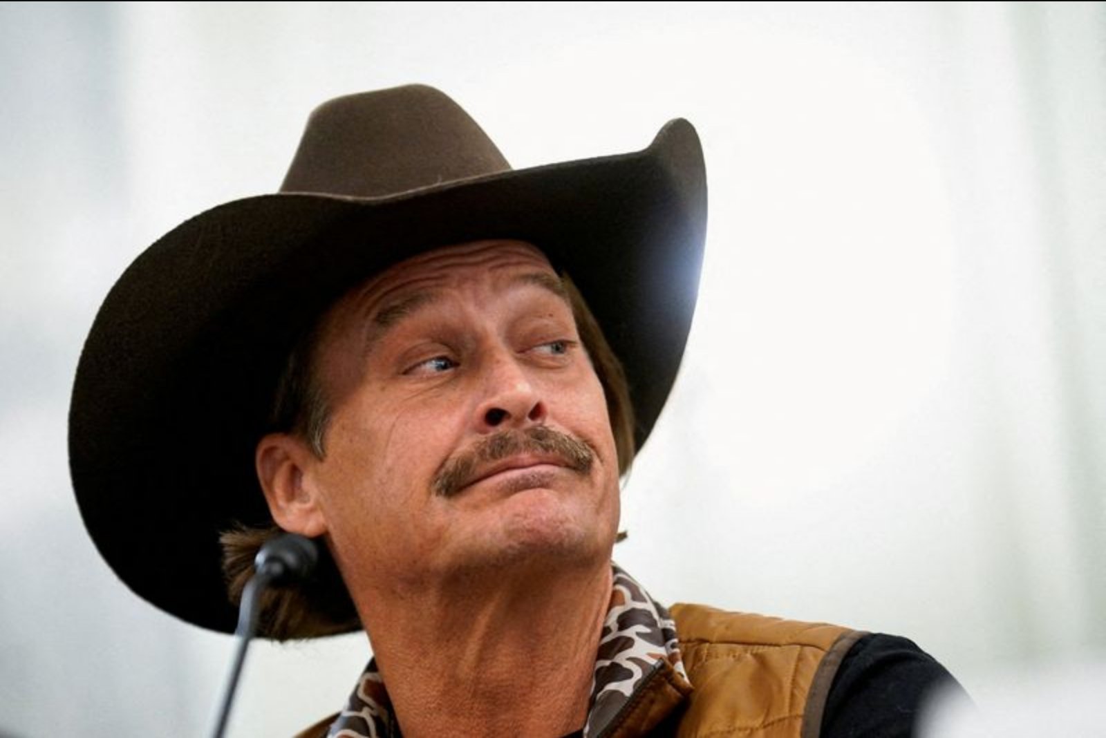 Army Suspends Apache Aircrew After Helicopters Flew Near Kid Rock’s Home