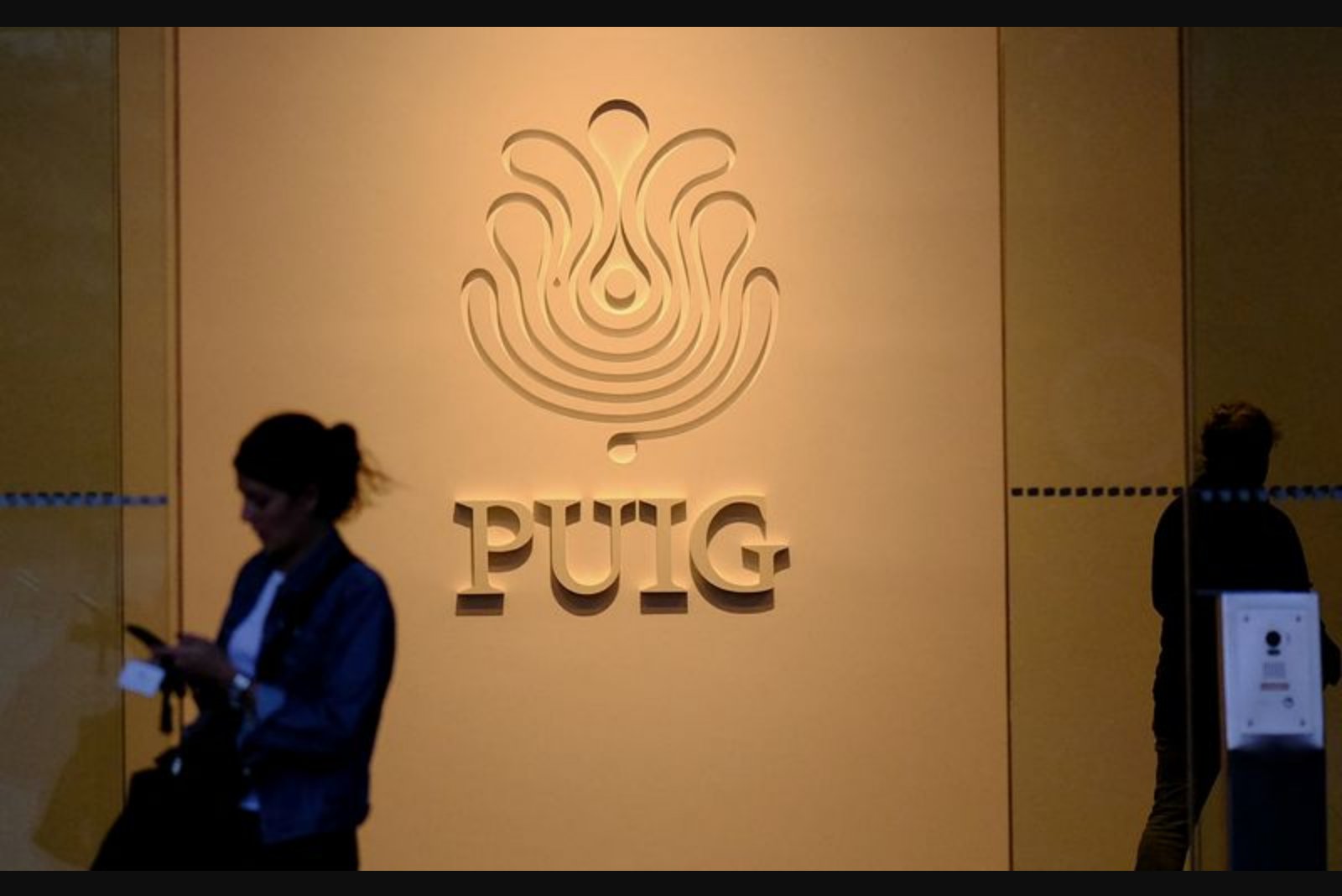 Puig Shares Jump as Talks With Estée Lauder Surface; Potential $40 Billion Luxury Beauty Tie-Up Discussed