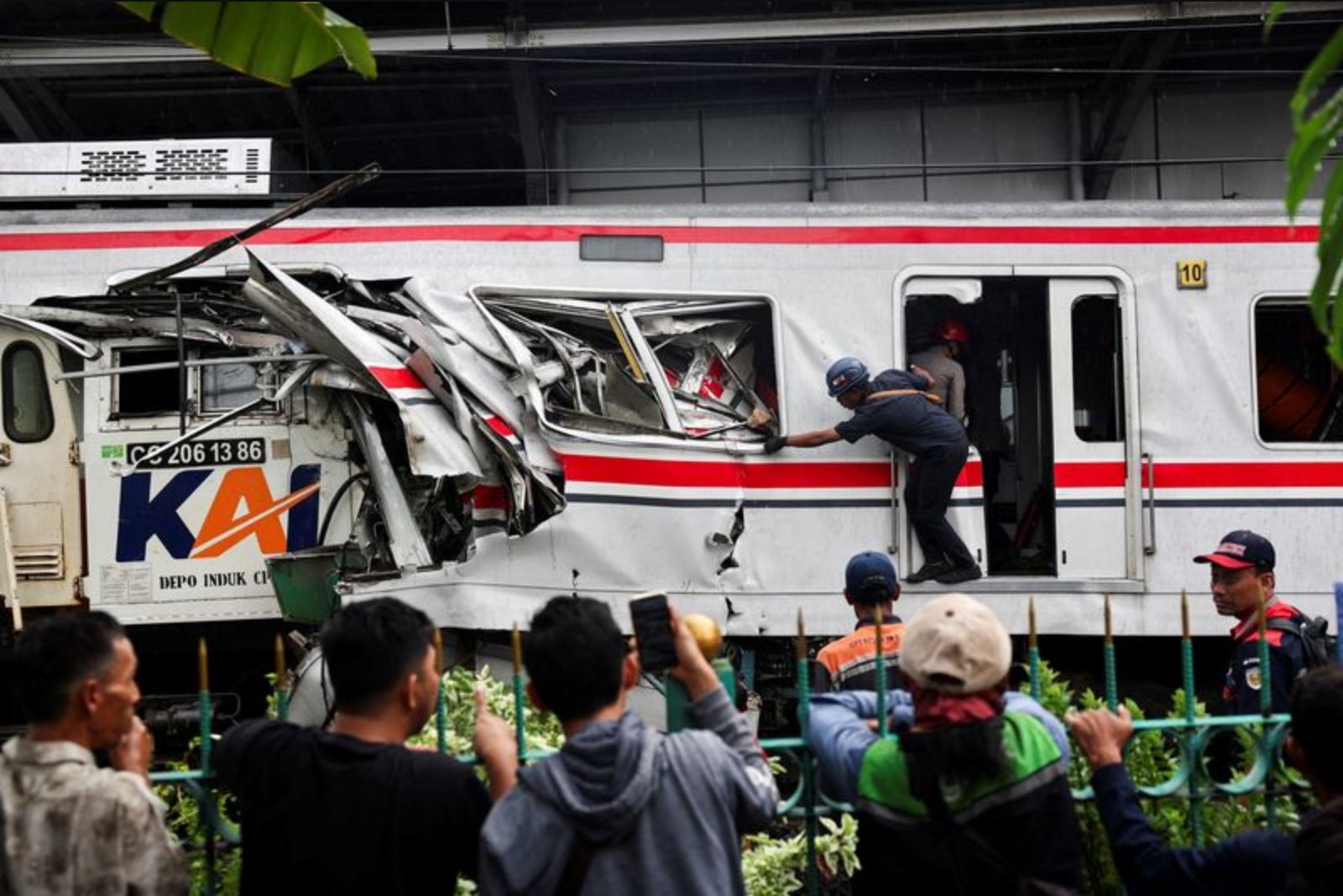 Rescue Teams Continue to Free Survivors After Bekasi Train Collision That Killed 14