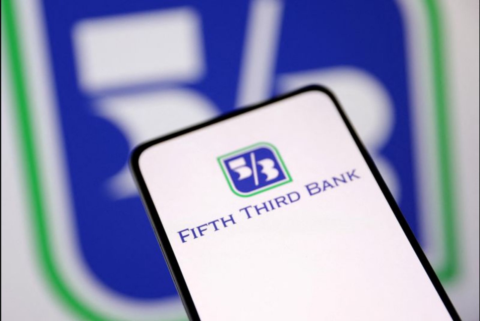 Fifth Third Posts Higher Q1 Adjusted Earnings on NII Gains and Capital Markets Strength