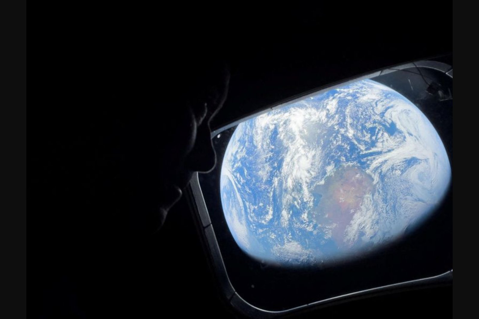 Artemis II Crew Enters Lunar Sphere, Poised to Set New Human Distance Record