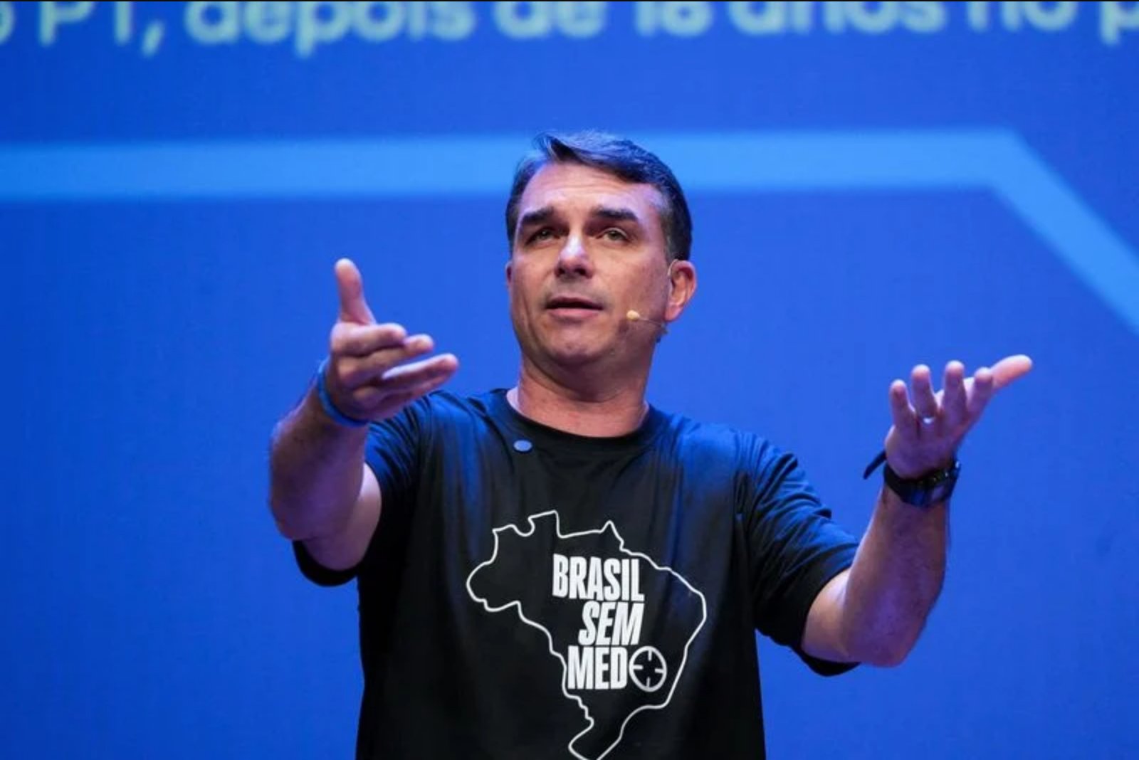 Flavio Bolsonaro Centers 12-Point Public Safety Agenda to Narrow Gap in Presidential Race