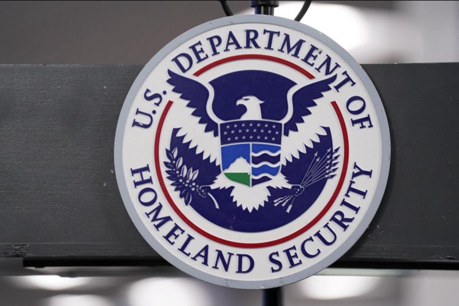 DHS Orders All Furloughed Workers Back to Duty Amid Ongoing Shutdown