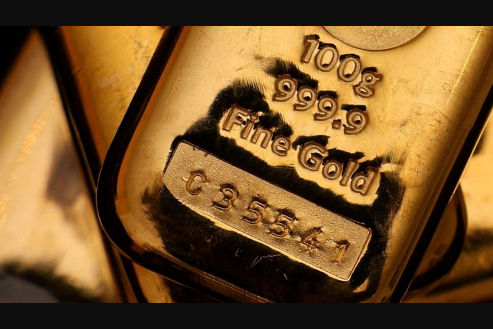 Gold's Short-Term Volatility Persists as Iran Conflict Spurs Risk-Off Moves