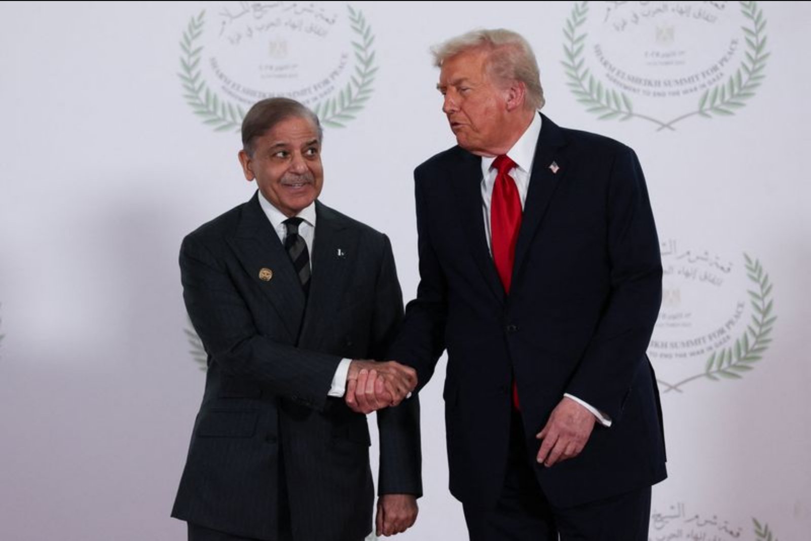 Pakistan Positions Itself as Potential Mediator Between U.S. and Iran, Leaning on Dual Channels