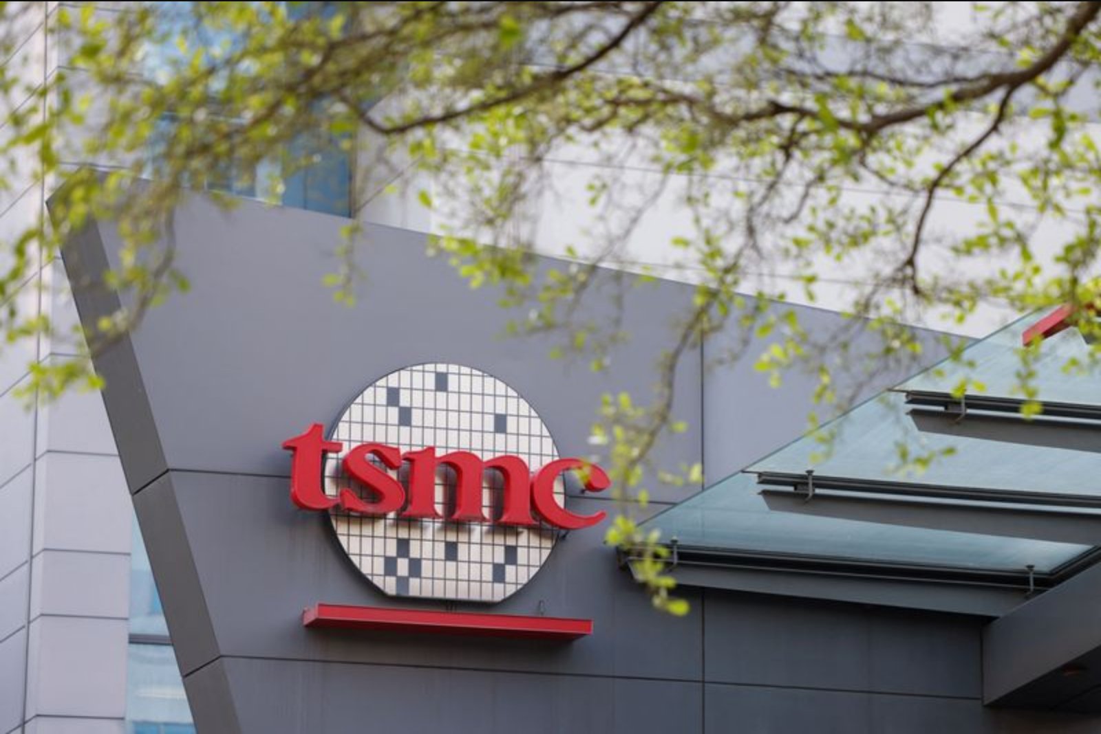 TSMC Poised for Fourth Straight Record Quarter as AI Chip Demand Remains Relentless