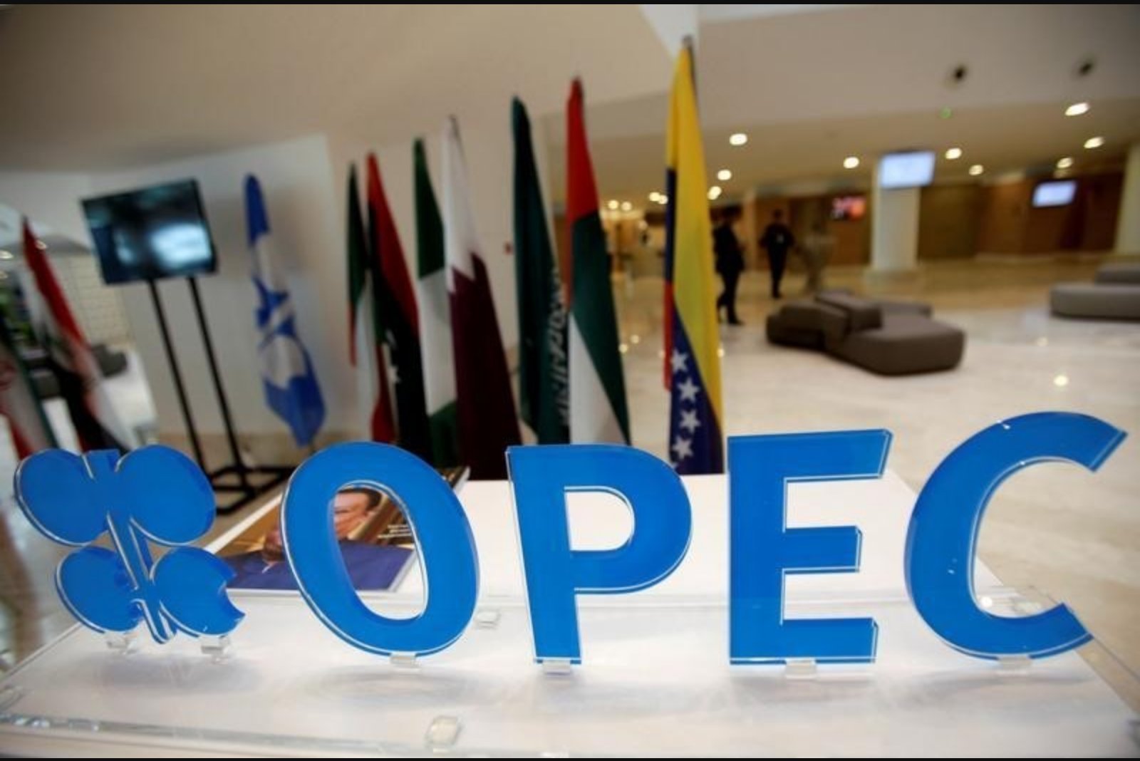 OPEC+ Poised to Approve Theoretical Output Increase as Strait Shutdown Sidelines 15% of Supply