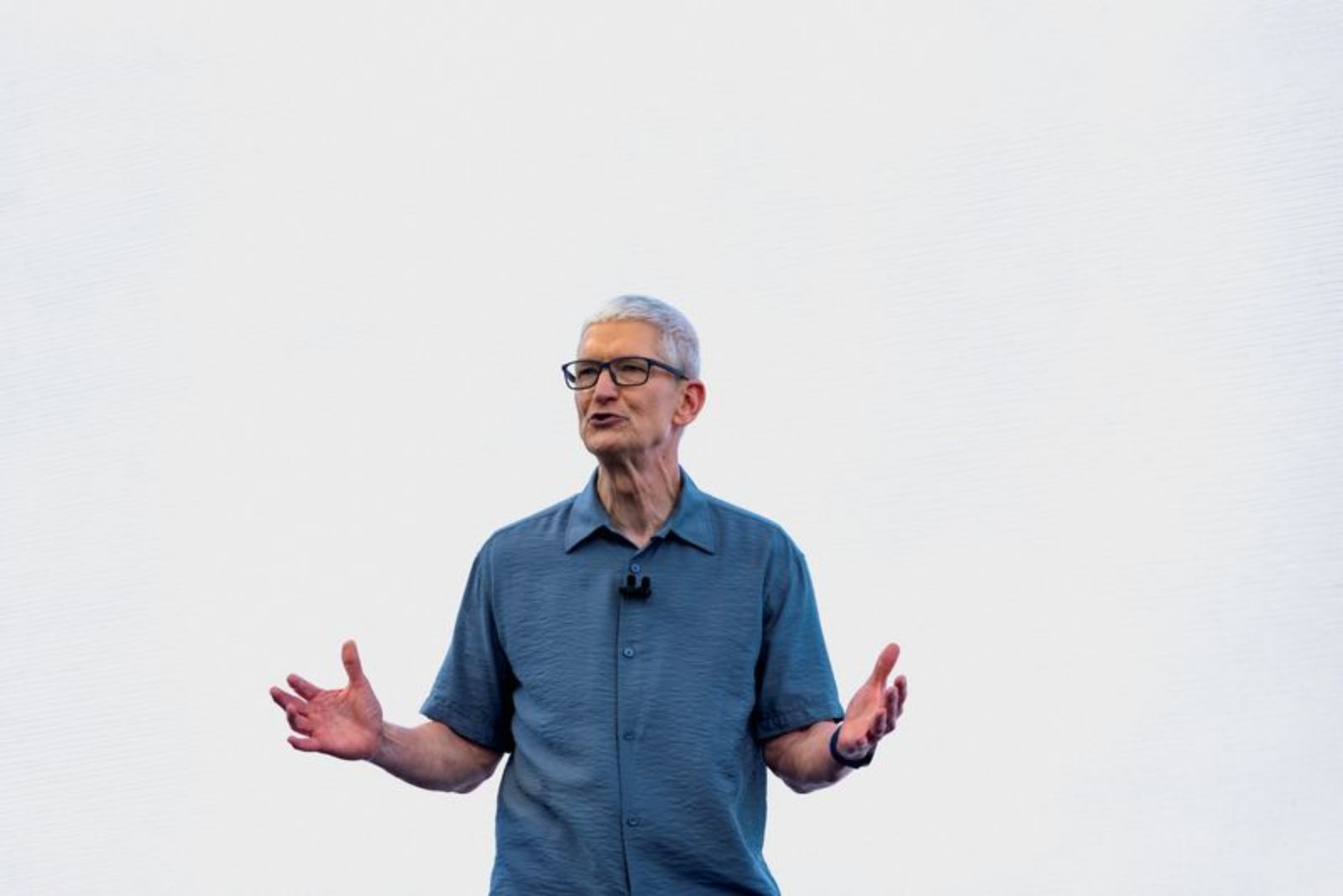Apple's Tim Cook to Transition to Executive Chairman as John Ternus Is Named CEO