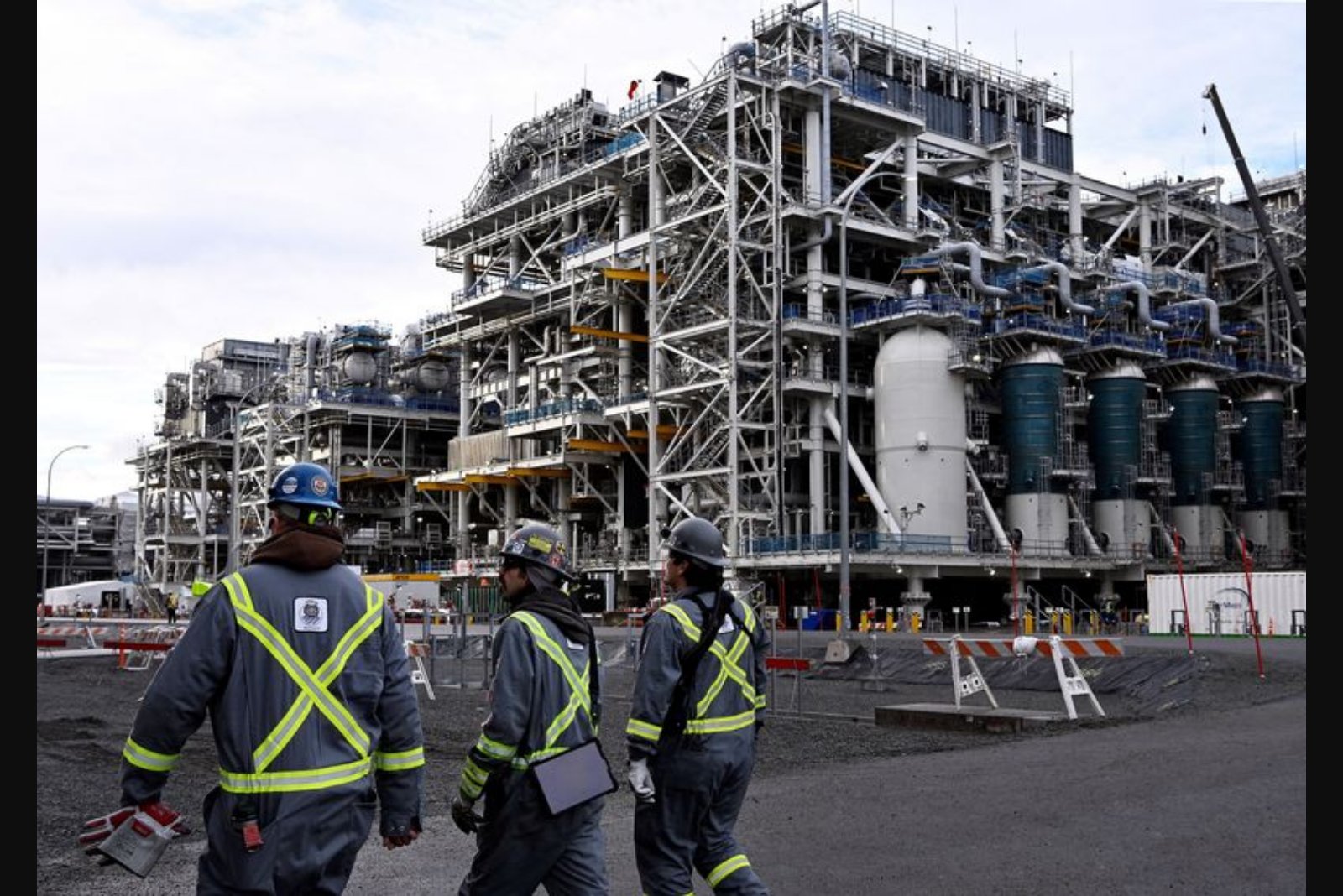 European buyers in talks to route Canadian LNG through Panama Canal to broaden supply sources