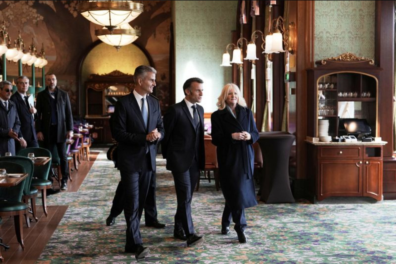 Disneyland Paris Expansion to Add 1,000 Jobs, Macron and CEO Announce