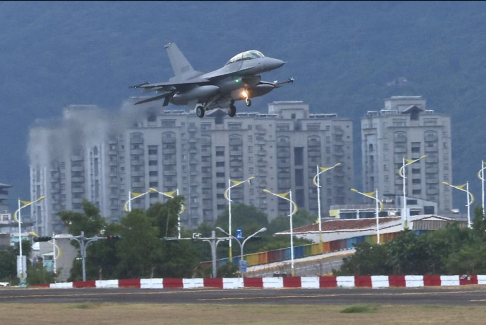Taiwan Says First Delayed F-16V Fighters to Begin Arriving This Year as Production Runs at Full Capacity