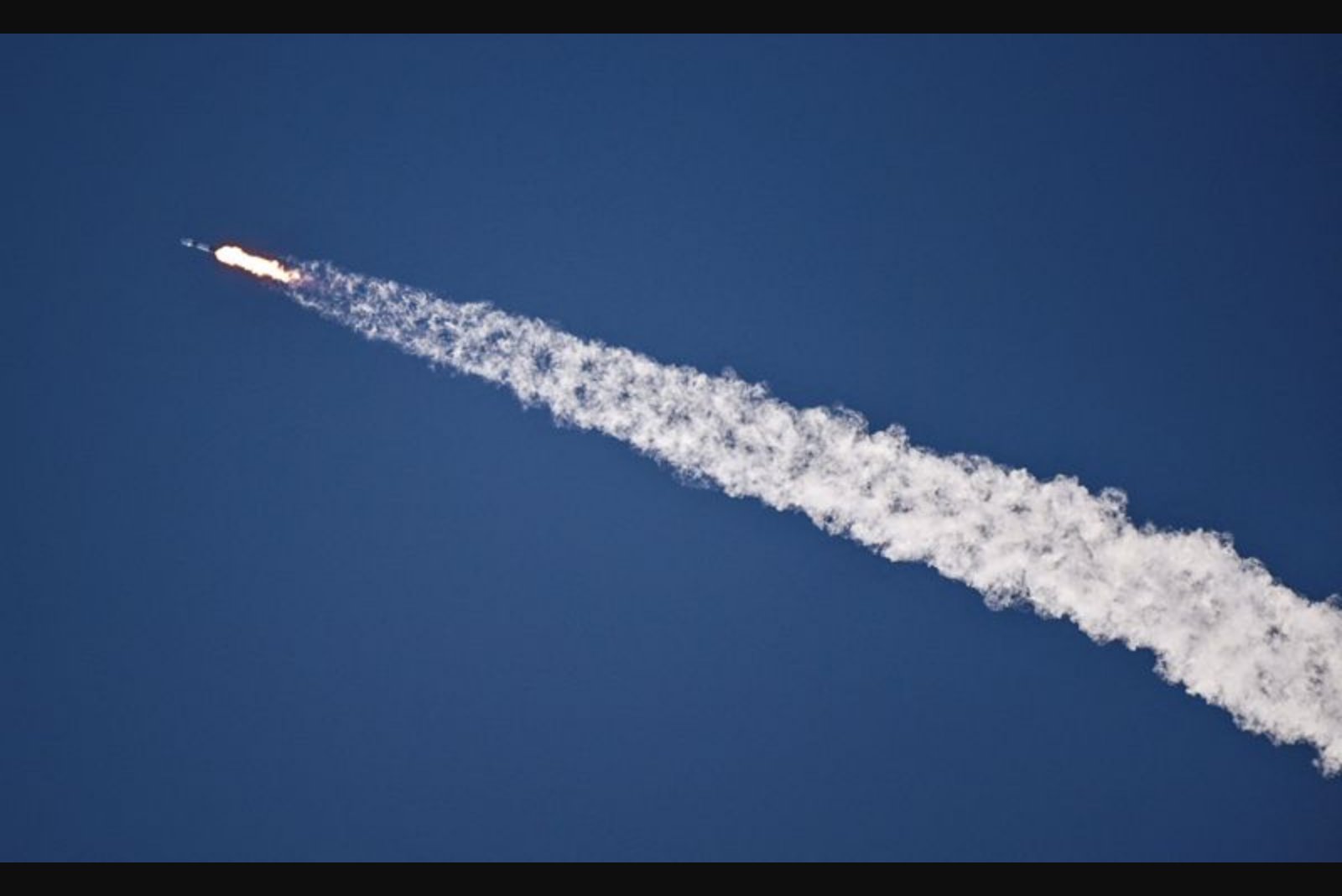 Starlink Usage Surges Worldwide as SpaceX Prepares for Potential Public Listing