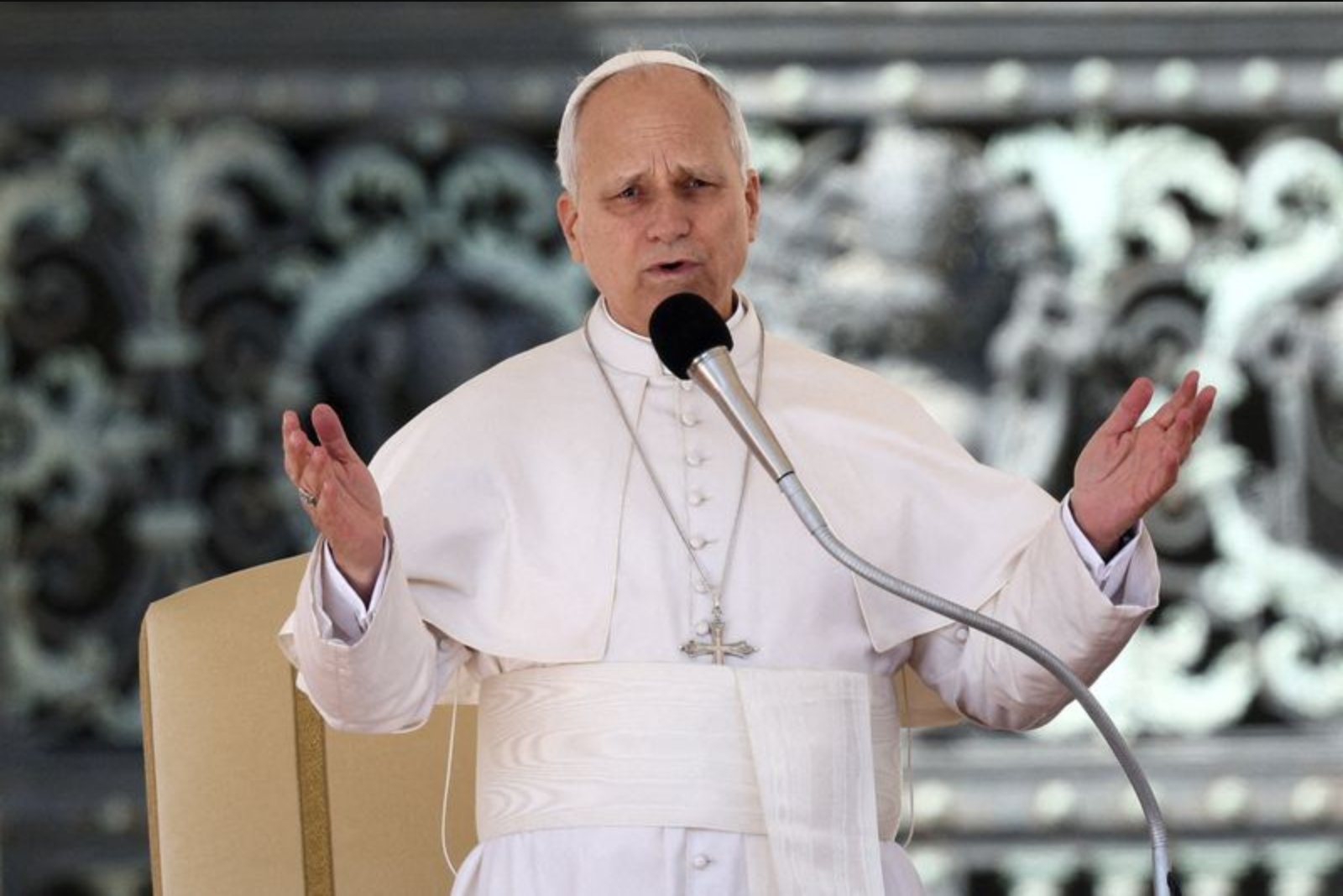 Pope Leo Urges Ceasefire as Iran Conflict Intensifies