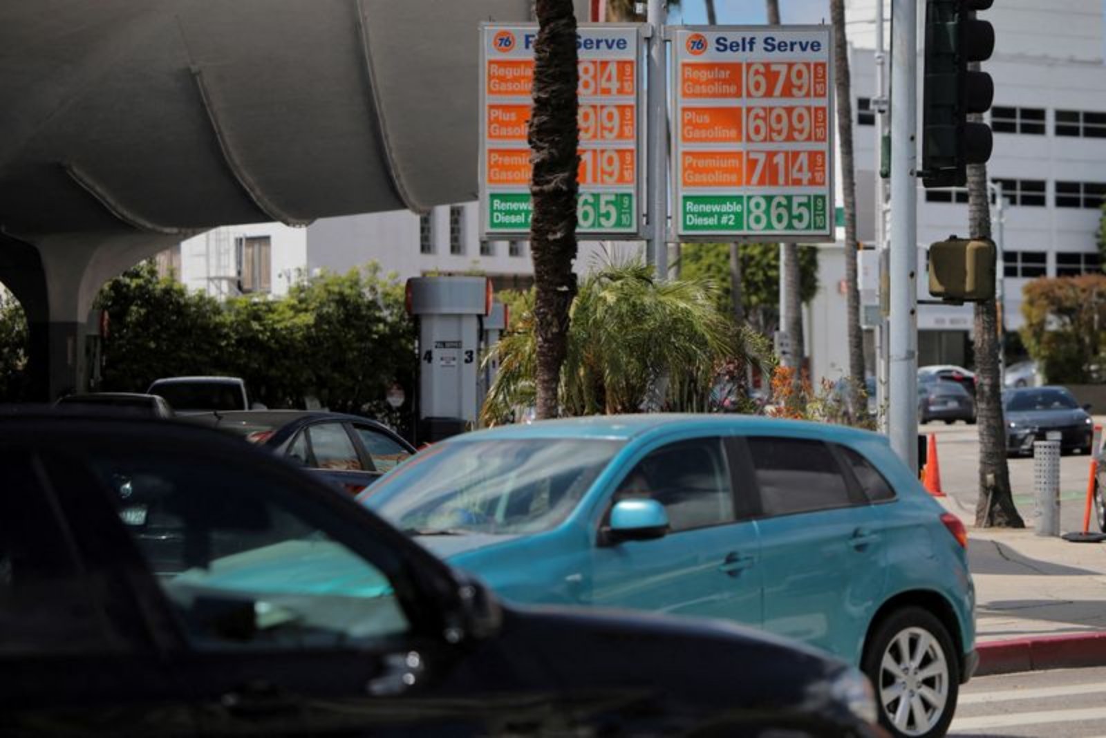Pump Prices Likely to Stay High Through Summer Despite Short Ceasefire, Market Analysts Say
