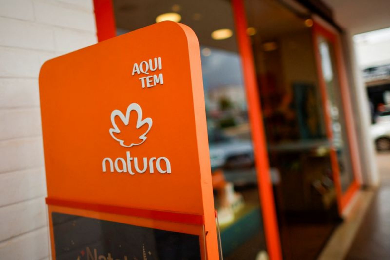 Advent to Acquire Minority Stake in Natura as Founders Leave Board