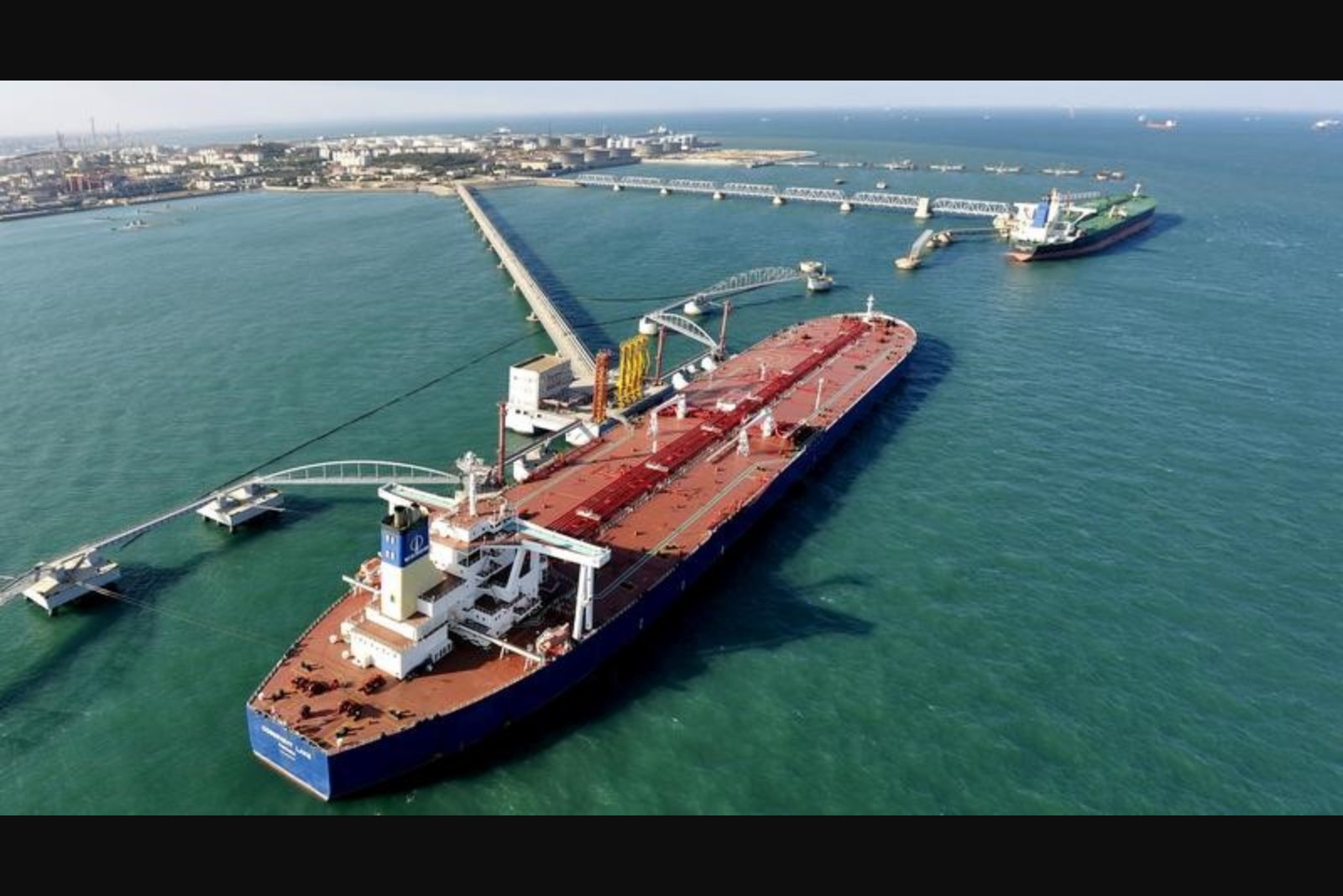 Surge in Hormuz Tanker Transits Bolsters White House Claim of Iranian Concessions