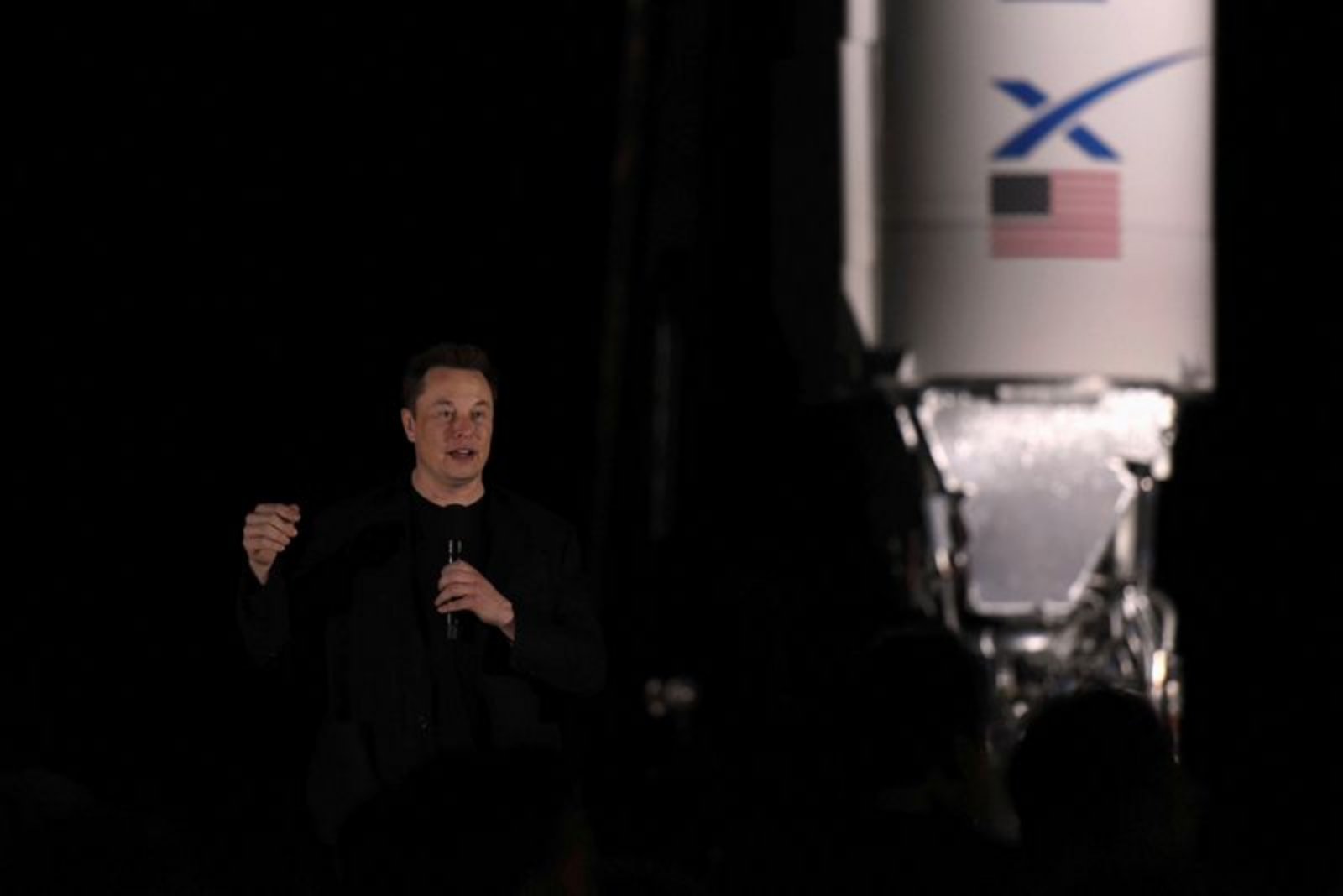 SpaceX Board Links Elon Musk Pay to Ambitious Mars Colony and Space Data Center Targets