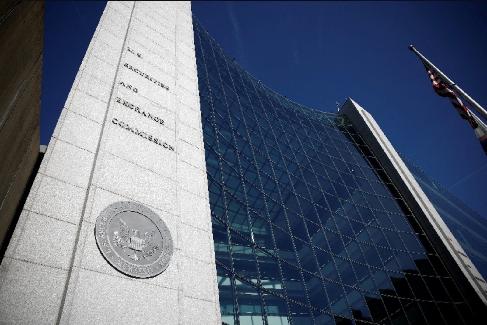 SEC Unveils Wide-Ranging Proposals to Loosen Share Offerings and Reporting Rules