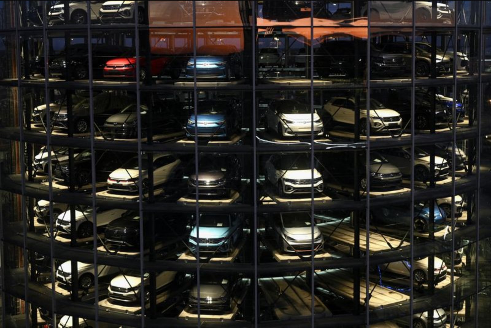 Volkswagen-Rivian software tie-up clears technical milestone, moving funding closer