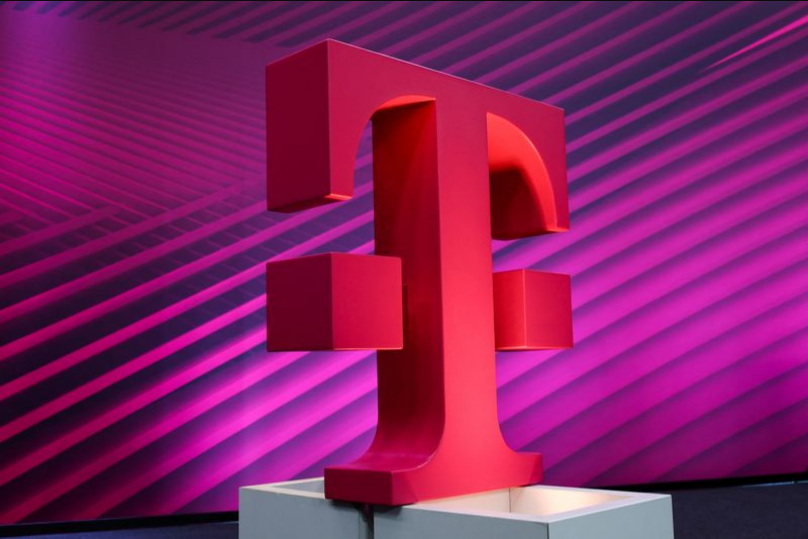 Deutsche Telekom in early talks to combine fully with T-Mobile, sources say