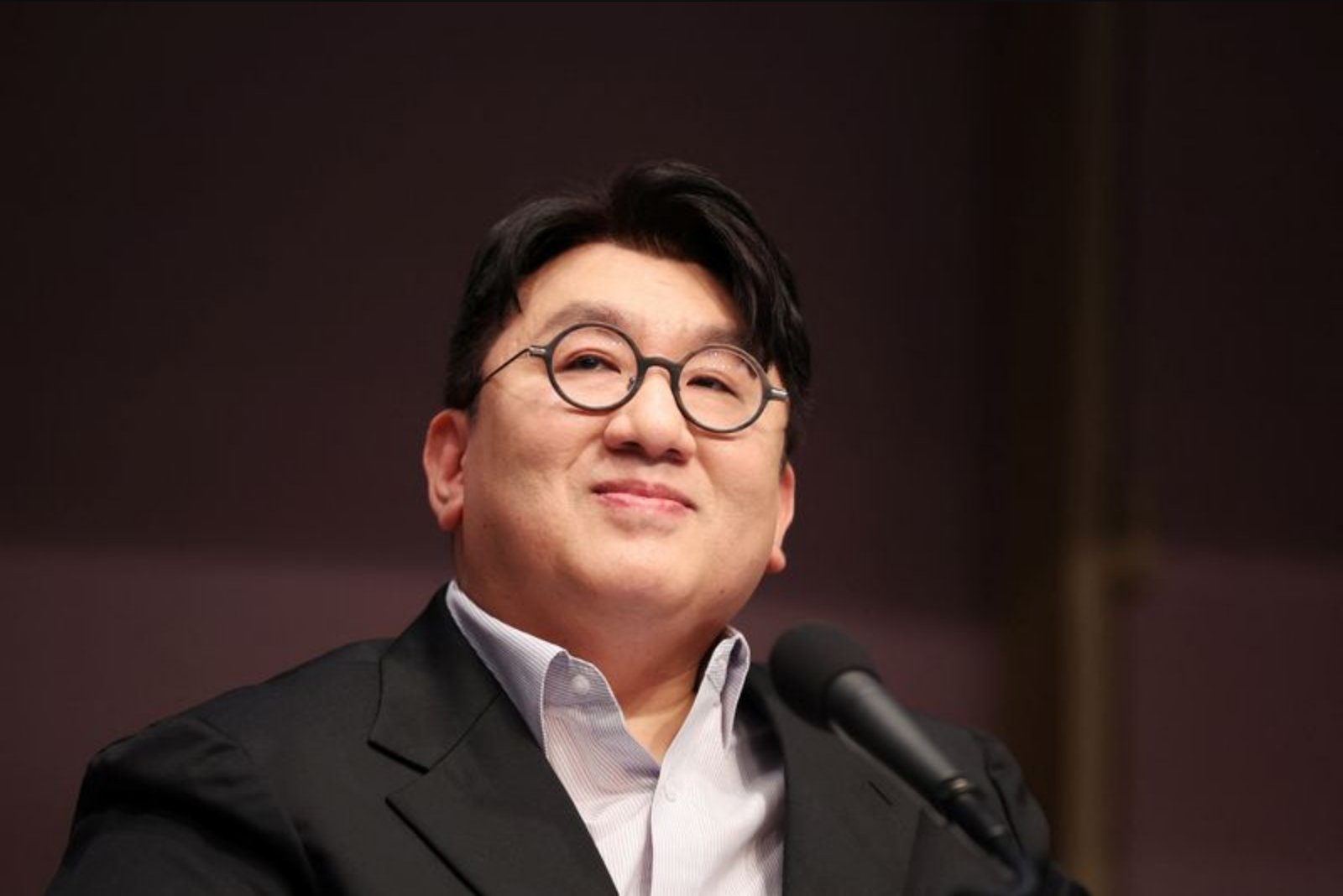 Seoul Police Seek Detention Warrant for HYBE Founder Bang Si-hyuk Over Alleged IPO Trading Scheme