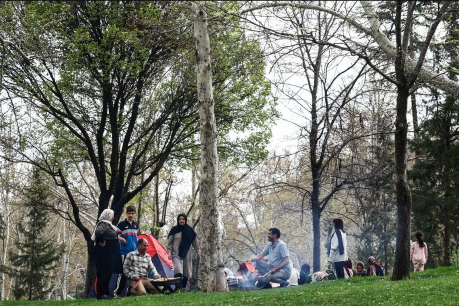 Iranian Officials Walk Among Supporters in Tehran as Leadership Seeks to Signal Control