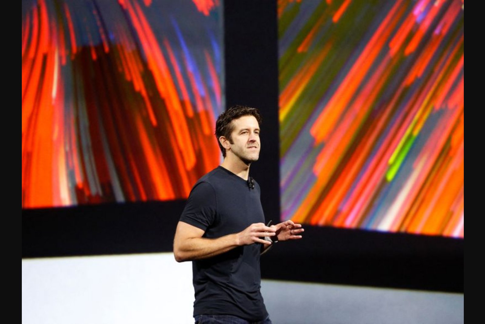 Apple Picks Hardware Chief John Ternus as Next CEO as Company Prepares for AI-Driven Shifts