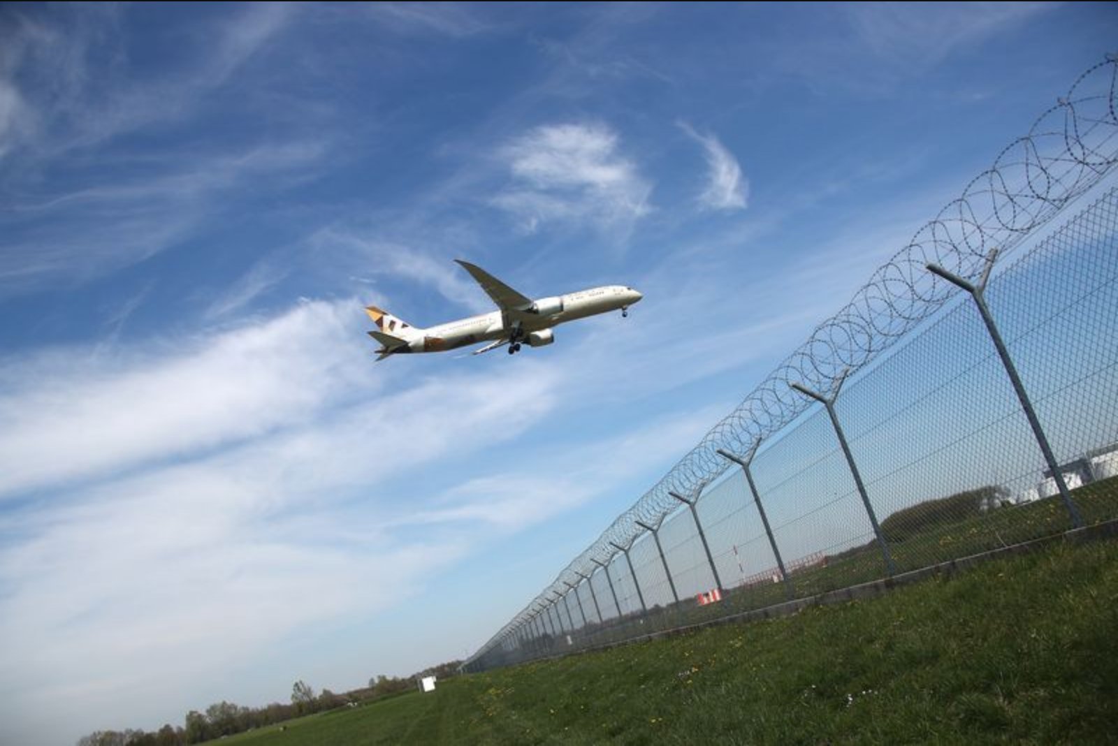 Widespread Airline Disruptions Persist as Middle East Airspace Closures Force Cancellations