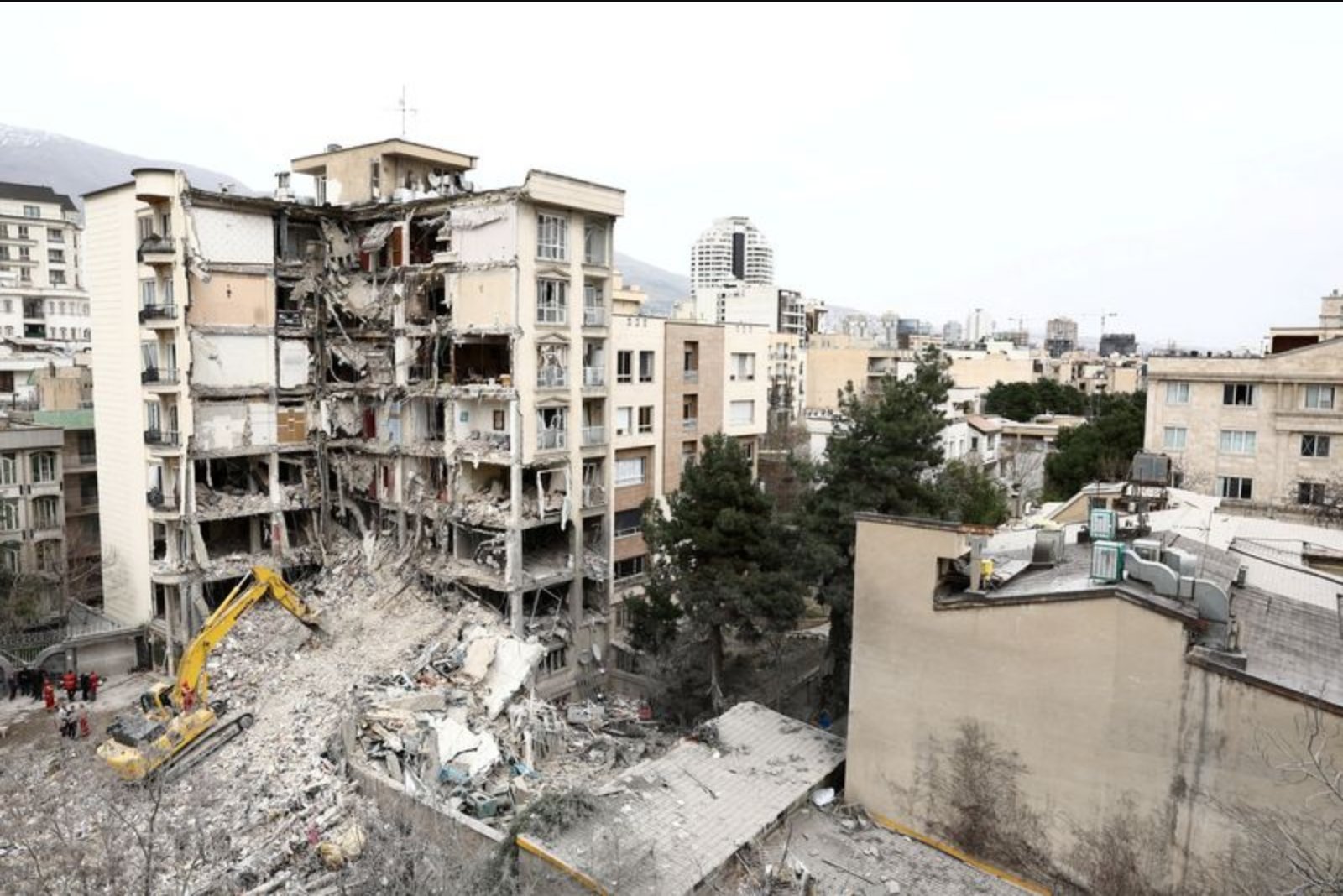 Tehran Struck as U.S. Says Negotiations Underway to End Conflict