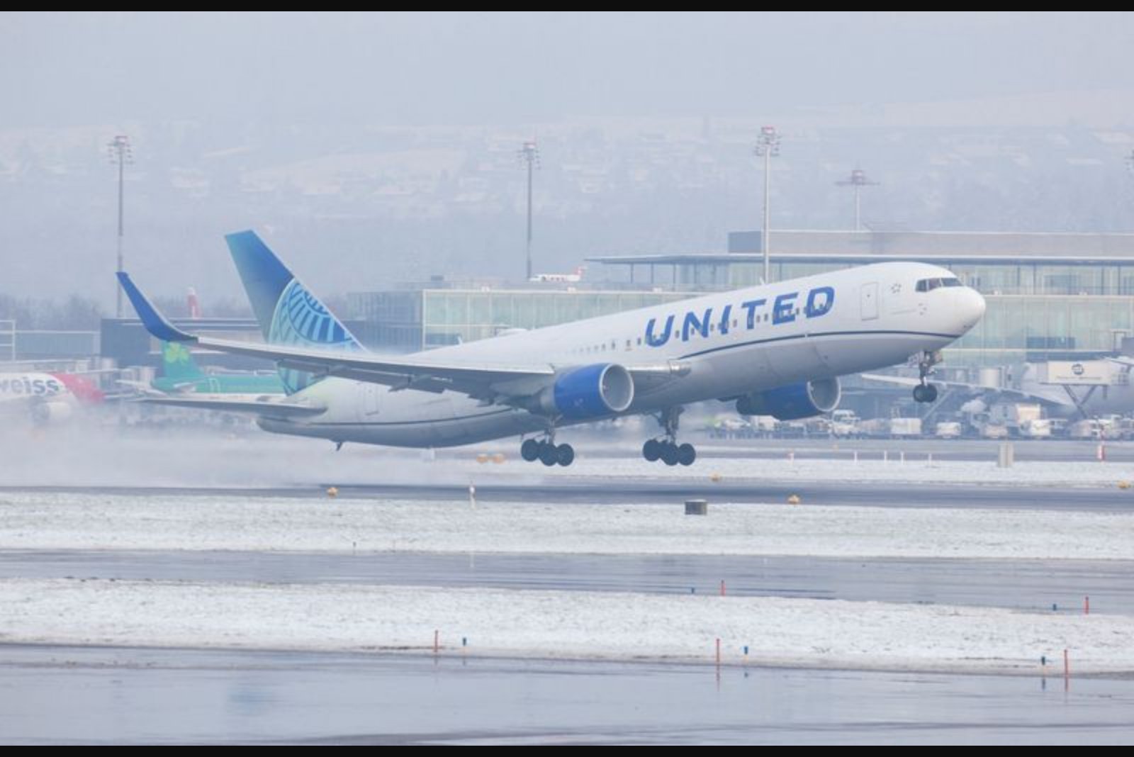United Says Ticket Prices May Rise Up to 20% as Jet Fuel Costs Surge