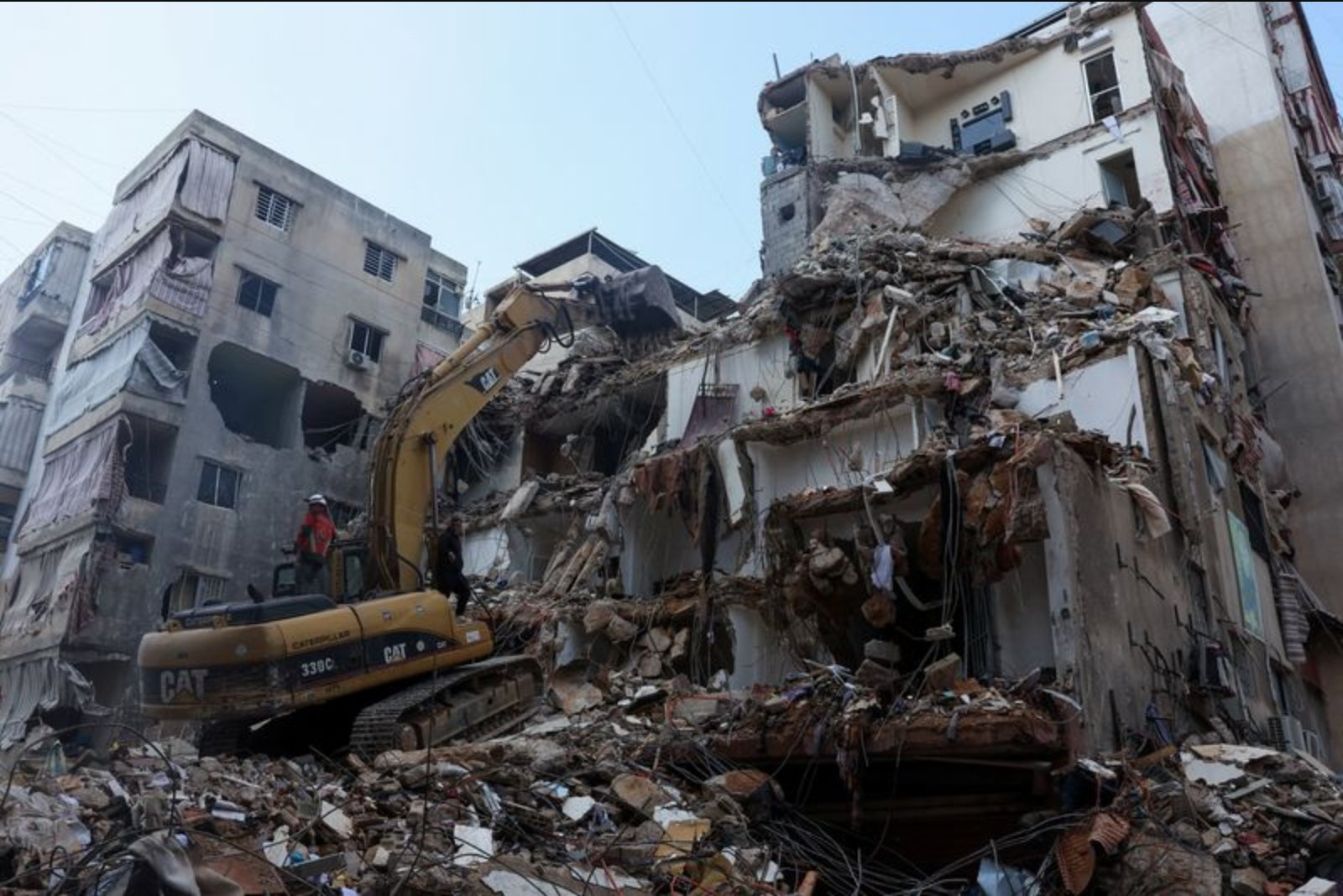 Lebanon Enters Rare Direct Talks with Israel Amid Deep Domestic Divisions and Widespread Destruction