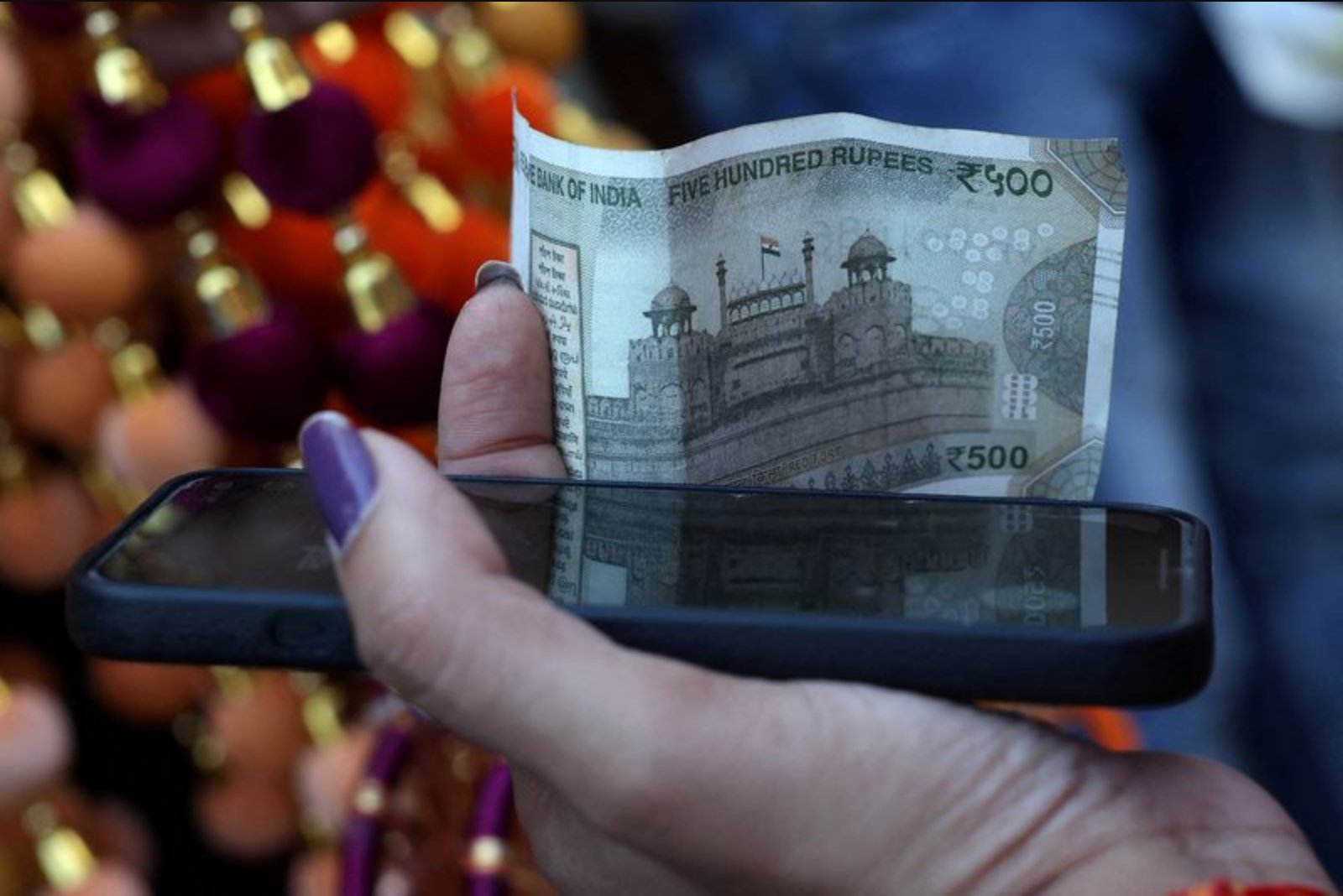 FX Controls and Rising Oil Costs Cut Into India’s Investment Appeal, Squeezing Bonds and Equities