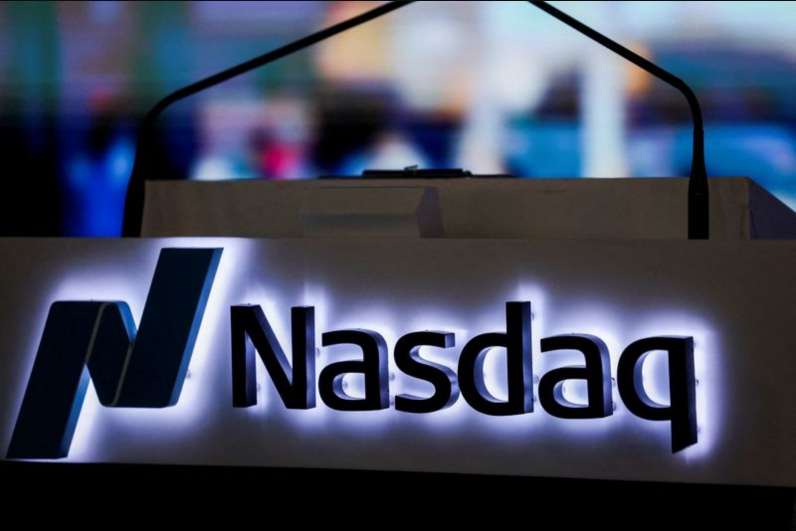 Nasdaq Climbs to Record as Tech Earnings Offset Oil Spike Above $100