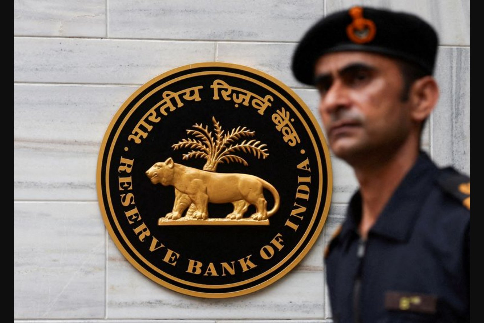 RBI Poised to Hold Rates as Iran Conflict Spurs Market Stress and Currency Weakness