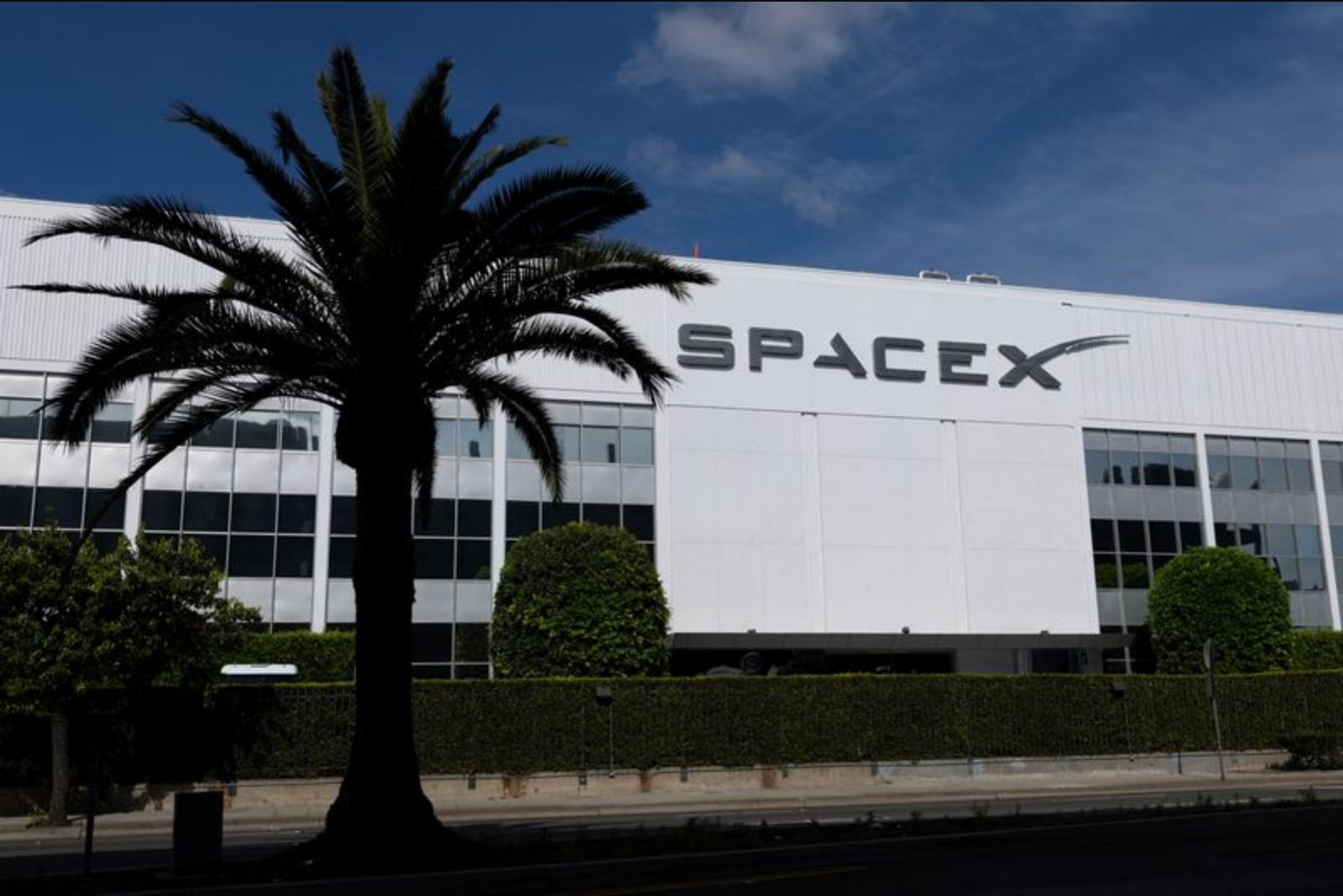 SpaceX Flags Risk That Probes into xAI’s Sexualized AI Imagery Could Curtail Market Access