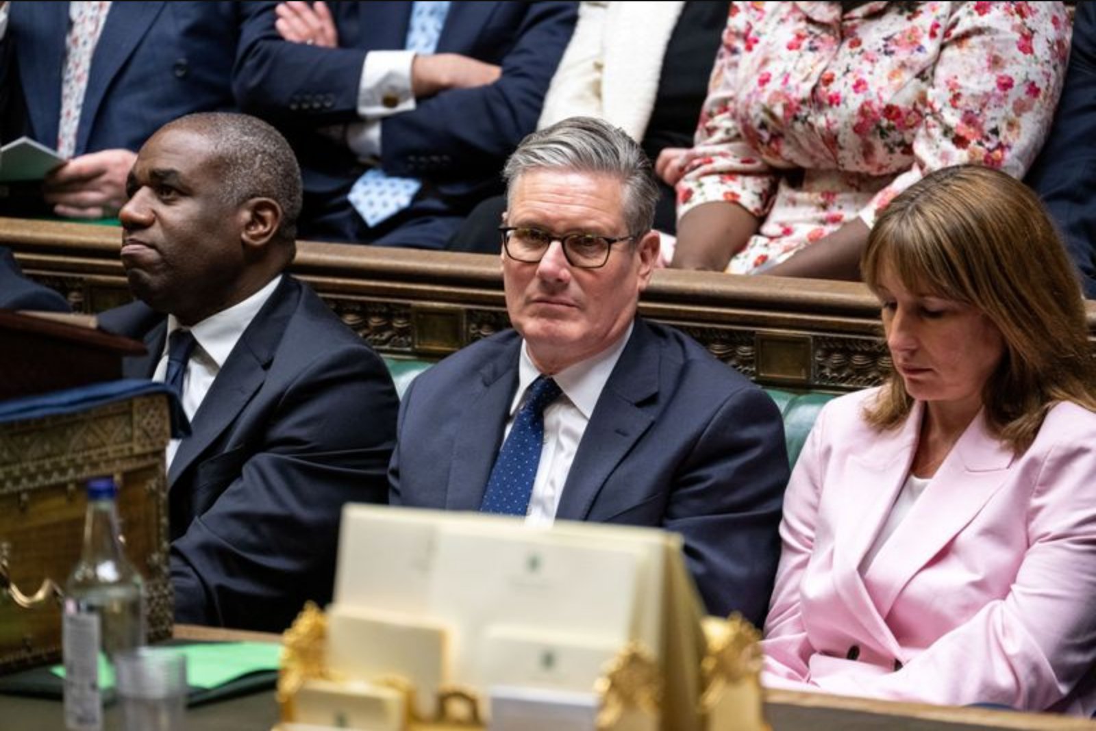 Starmer Confronts Rising Leadership Challenge as Party Figures Press for Change