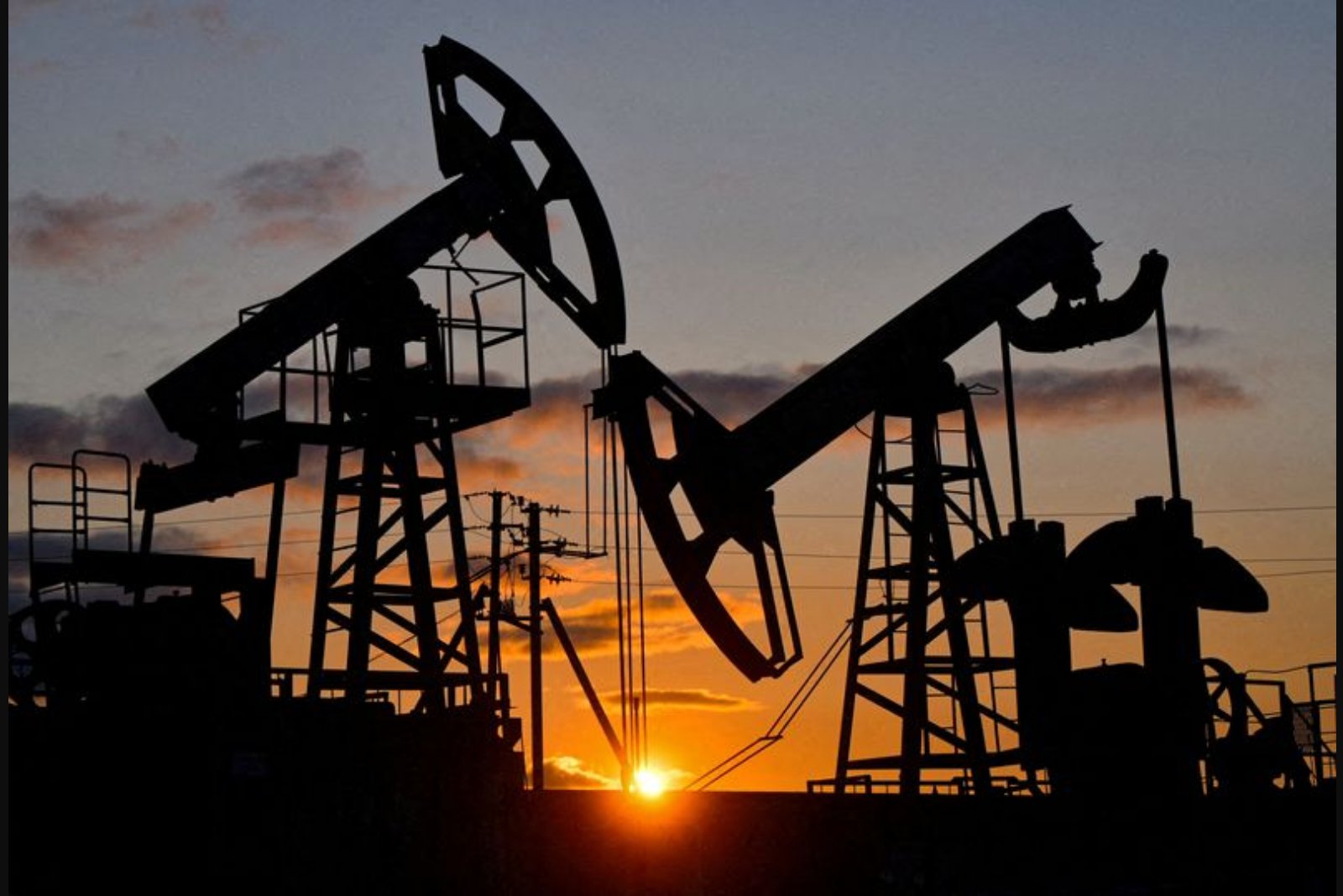 Oil Firms as U.S. Prepares to Extend Blockade of Iranian Ports, Raising Supply Concerns