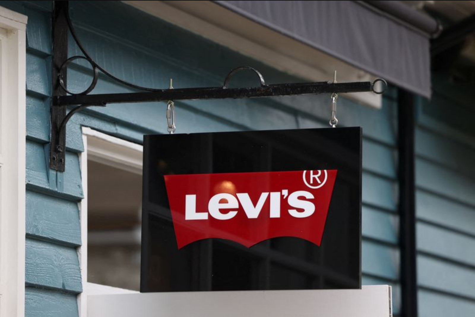 Levi Strauss Lifts Full-Year Guidance After Strong Q1 Driven by Premium Denim and Direct Sales