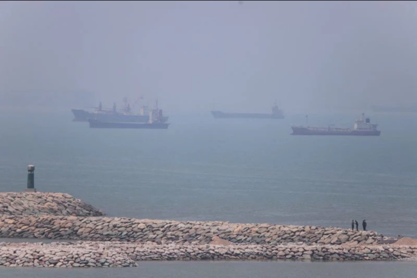 Three Saudi Supertankers Transit Strait of Hormuz After Iran-U.S. Agreement, Ship Data Shows