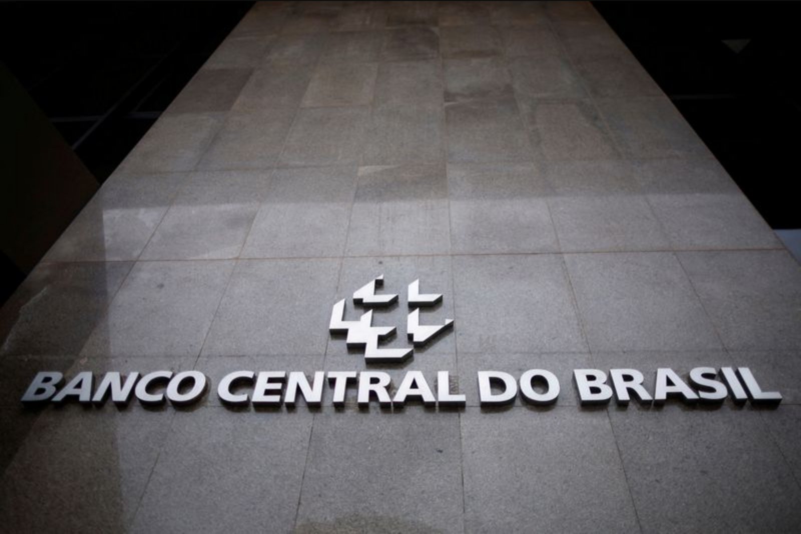 Brazil’s Central Bank Says Cautious Stance Has Worked as Uncertainties Rise