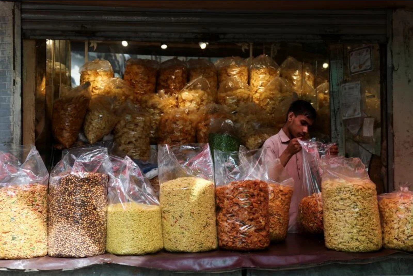 Pakistan’s economic survey forecasts 3.7% real GDP growth for FY26