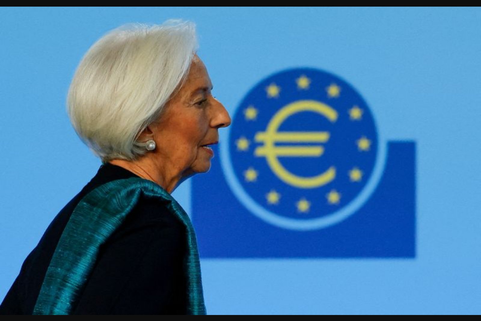 Lagarde Questions Role of Euro-Pegged Stablecoins in Strengthening the Currency