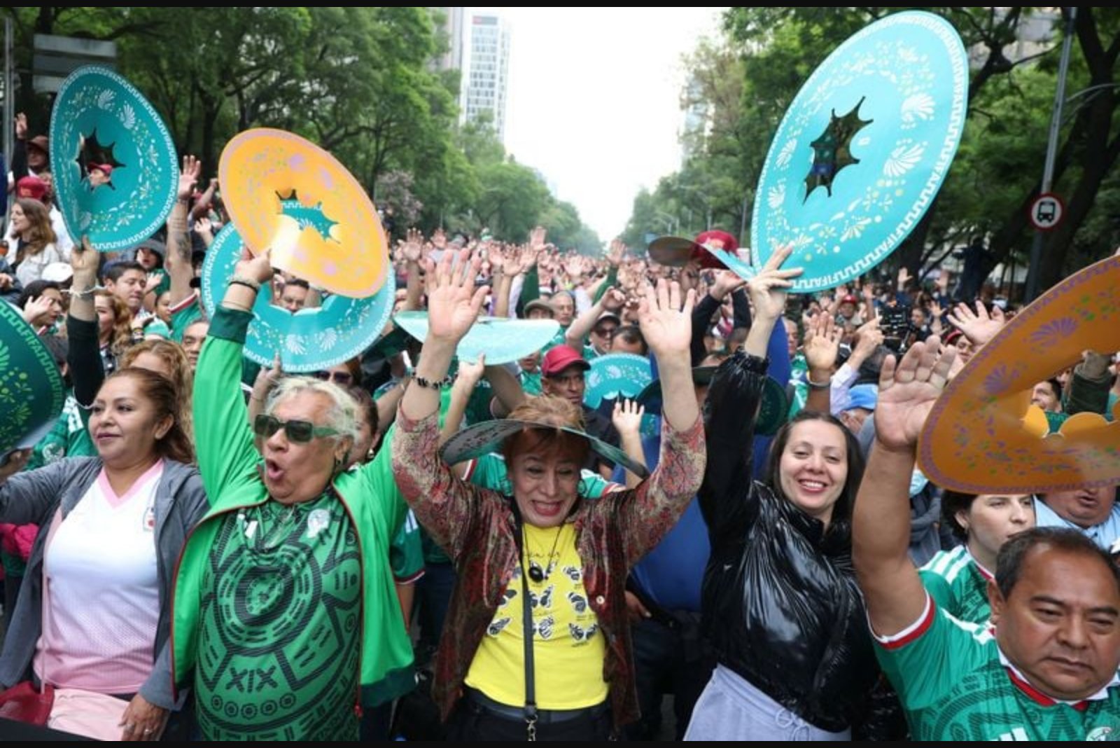 Mexico City Attempts World Record for Largest Mexican Wave Ahead of World Cup