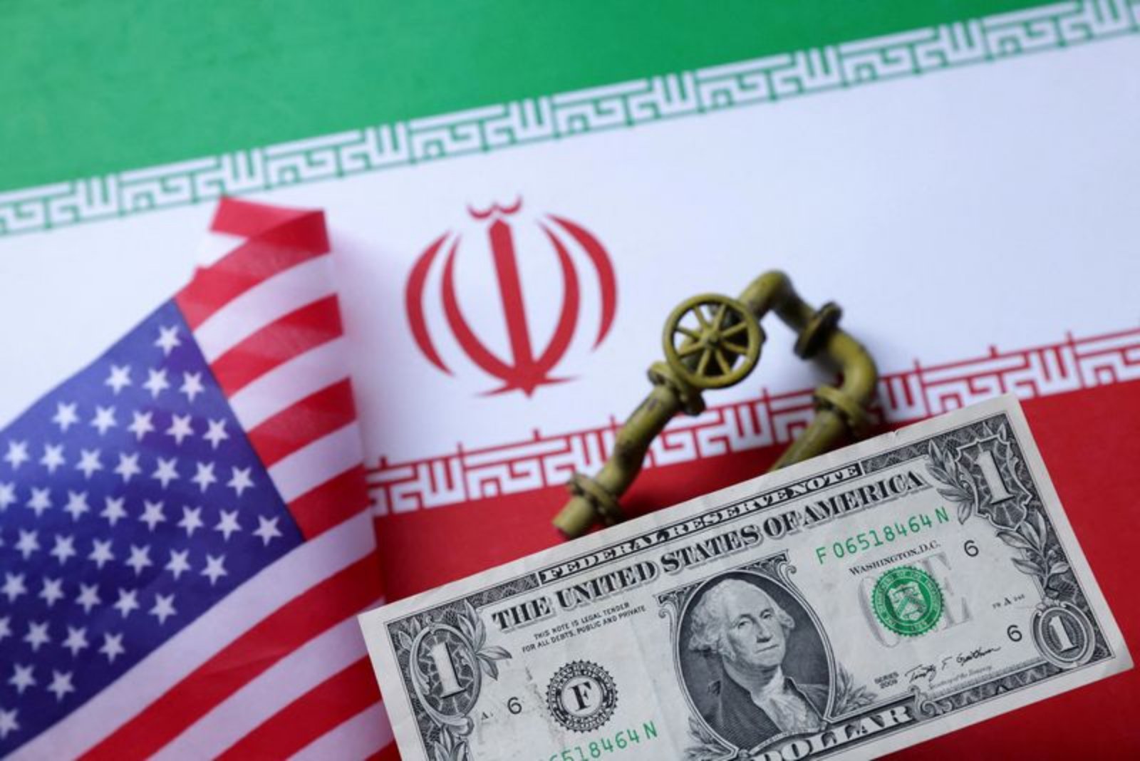 Dollar Extends Rally as Iran Conflict Keeps Markets on Edge