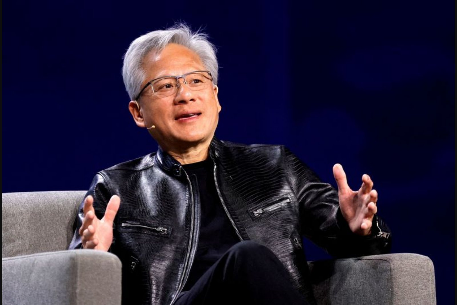 Huang Rejects Idea AI Will Supplant Software Tools as Global Software Stocks Slide