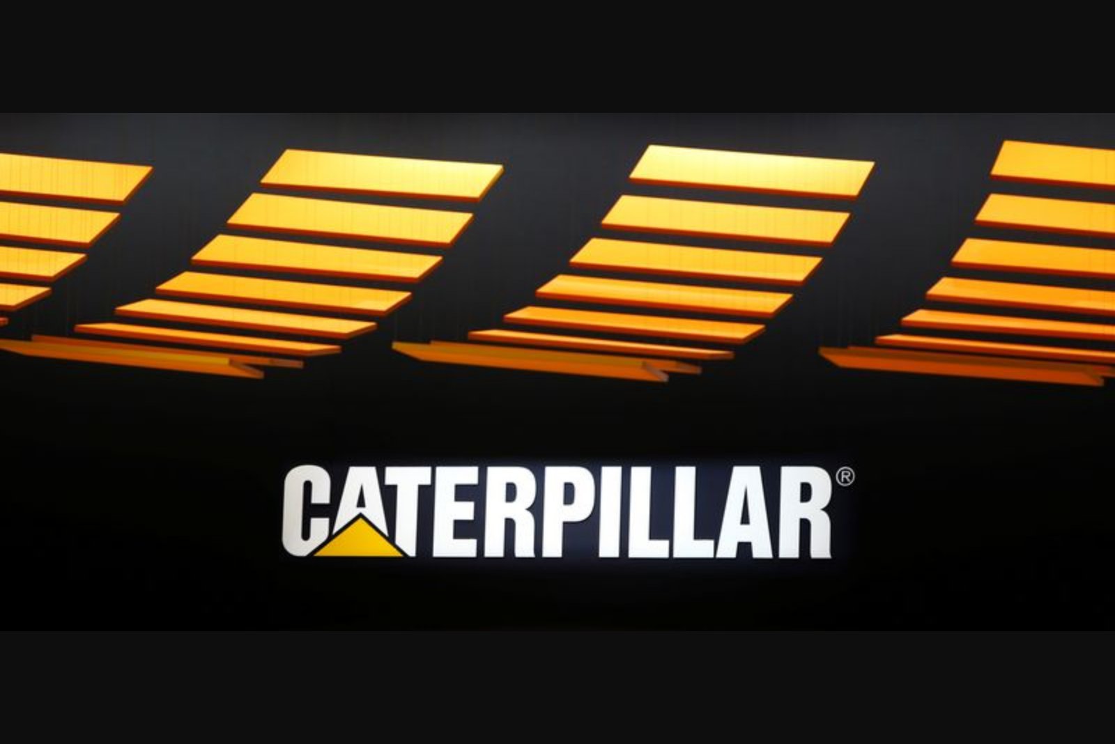 Caterpillar Flags $2.6 Billion Tariff Burden for 2026 as Data-Center Demand Lifts Q4 Results