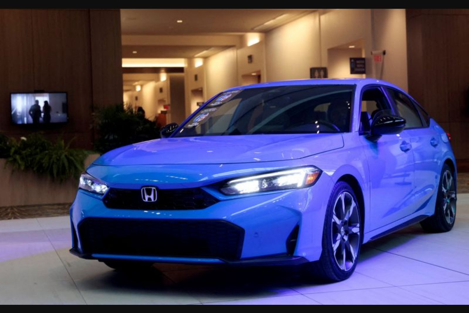 Hybrids Gain Ground as U.S. Gas Prices Rise; EV Demand Lags