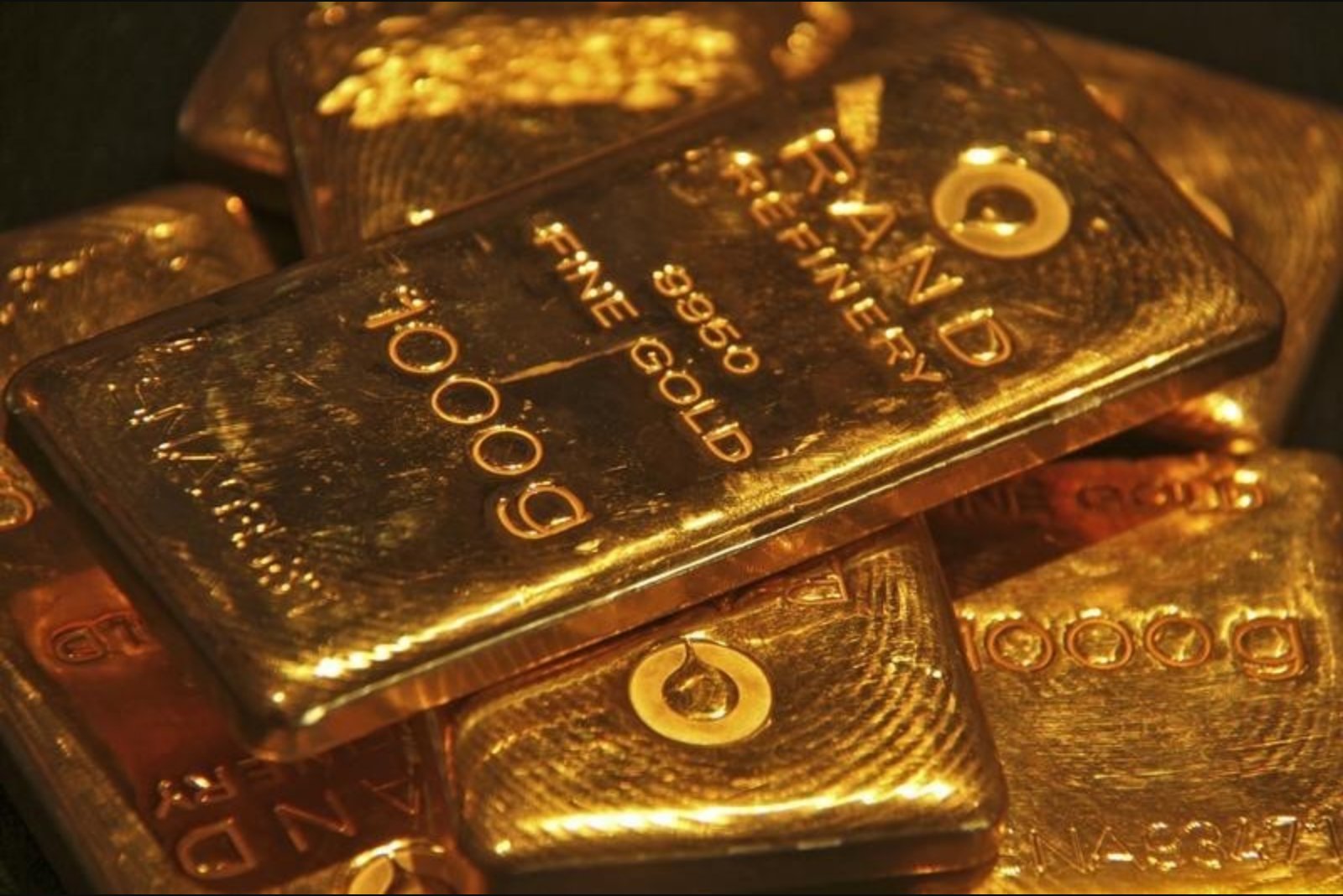 Gold Pauses After Sharp Drop as U.S.-Iran Talks Ease Risk Sentiment; Traders Eye Fed Signals